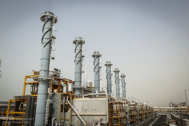 وزیر نفت از فازهای ۲۰ و ۲۱ پارس جنوبی بازدید کرد