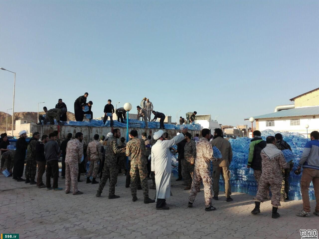 فعالیت جهادی «خادمان اربعین» در مناطق زلزله زده