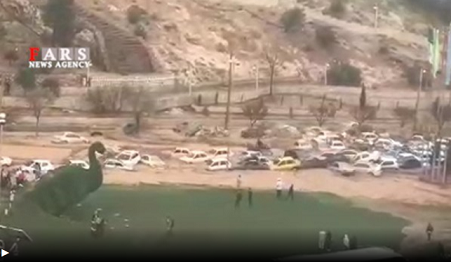 سیل به شیراز رسید!/ واژگونی خودروها بر اثر سیل/ فیلم