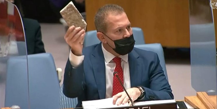 نمایش مضحک سفیر رژیم صهیونیستی در سازمان ملل متحد